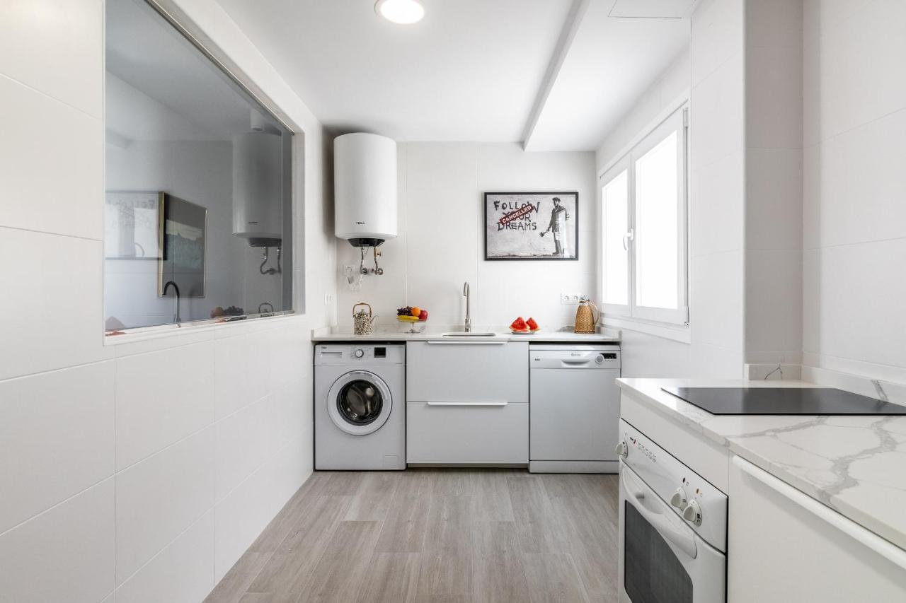 Livemalaga Victoria Suites Exteriör bild