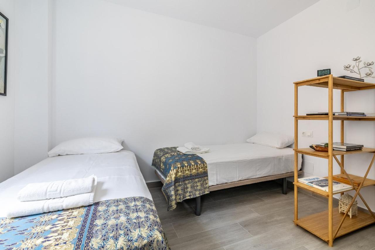Livemalaga Victoria Suites Exteriör bild