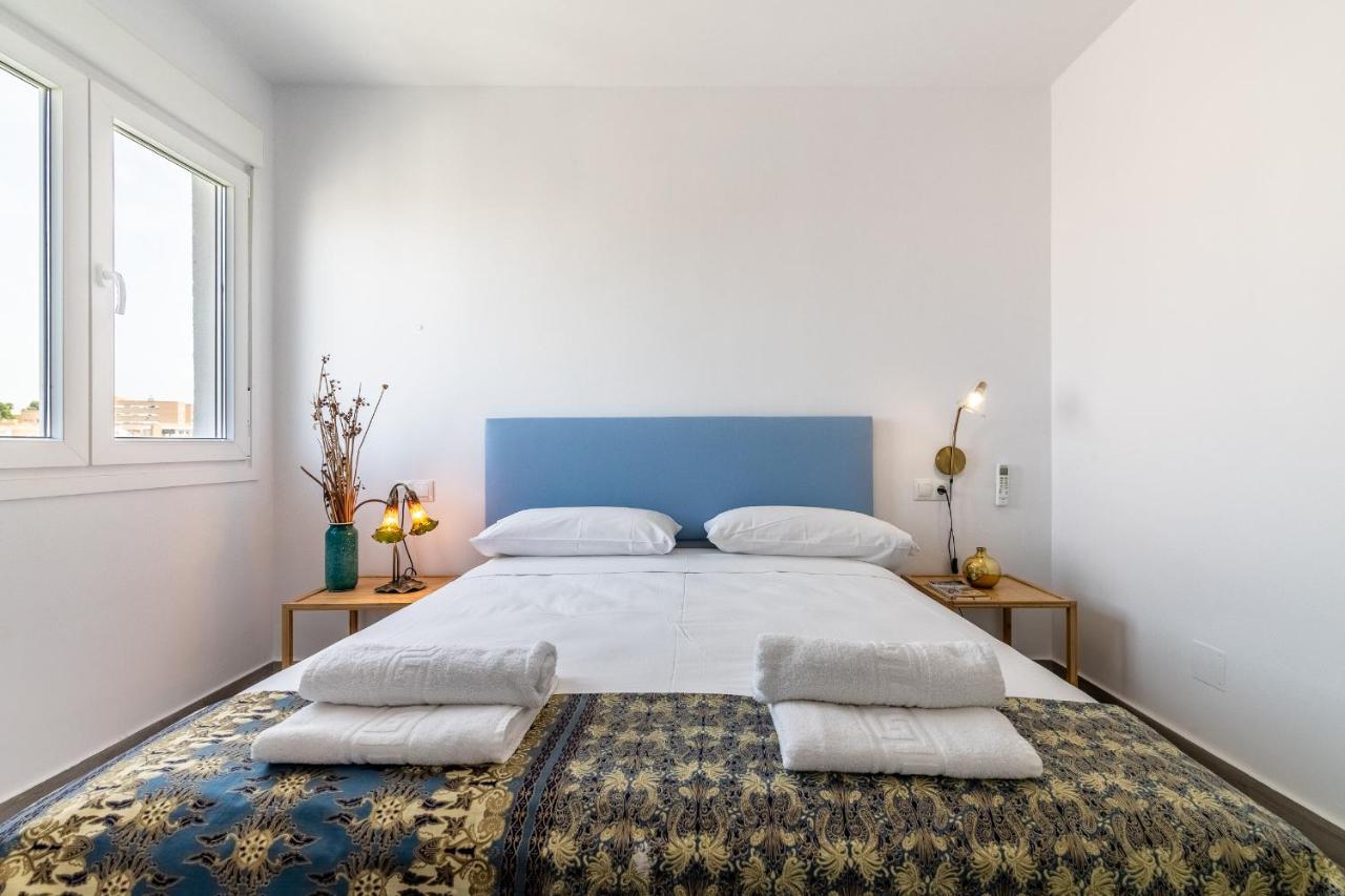 Livemalaga Victoria Suites Exteriör bild