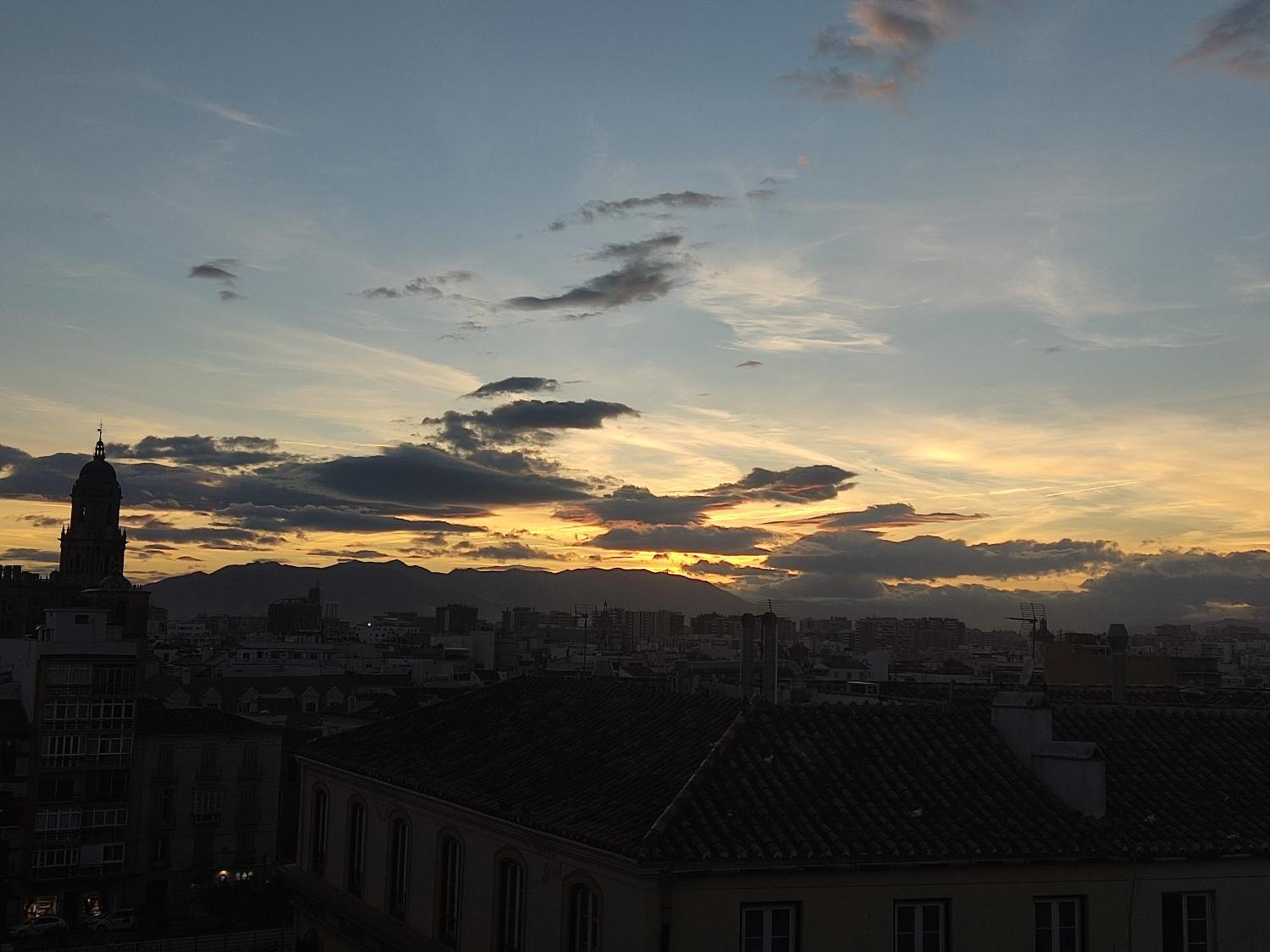 Livemalaga Victoria Suites Exteriör bild